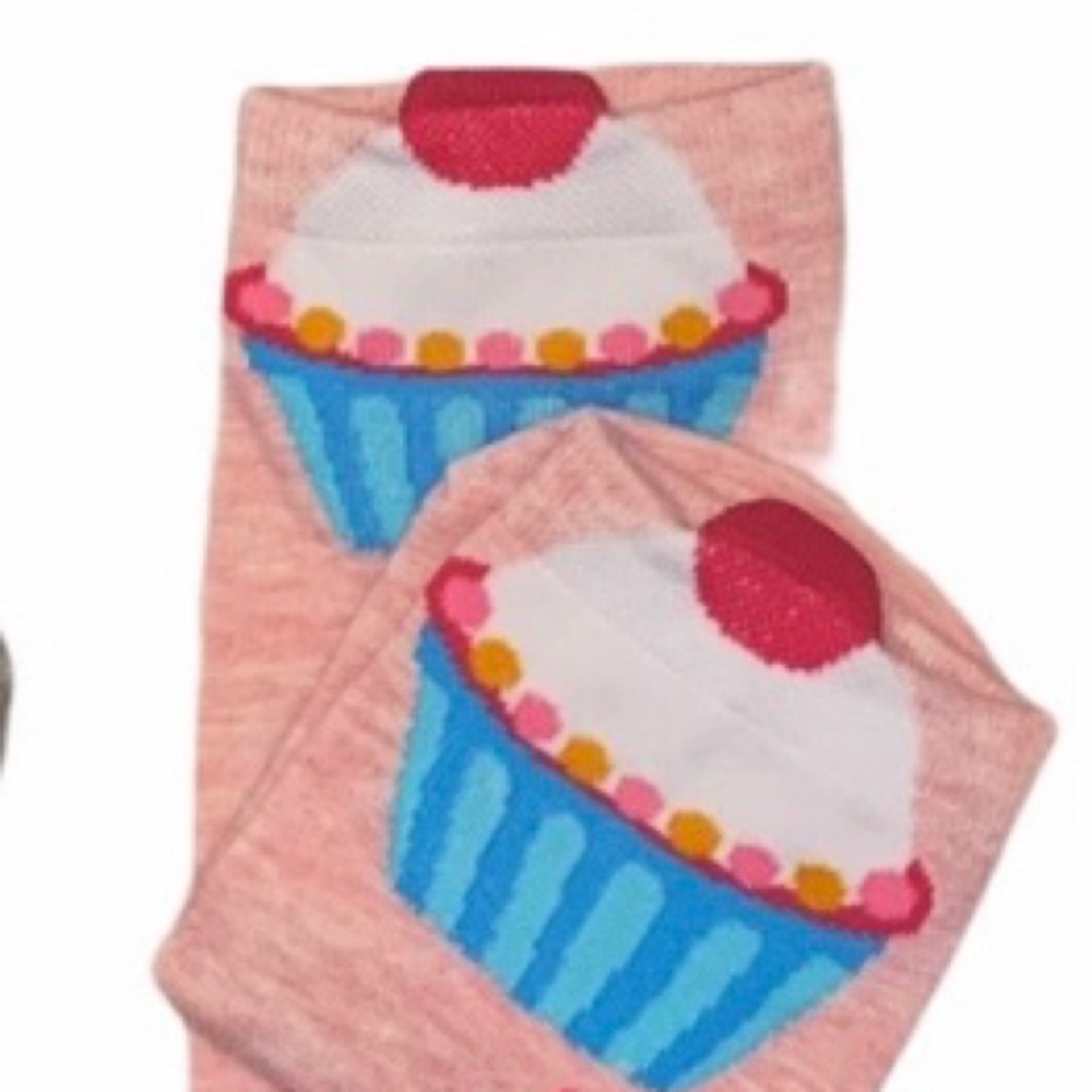 NWOT adorable pair of cupcake socks